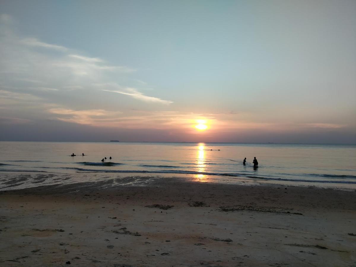 Family Beach Condo Pd At Cocobay Resort Condominium Port Dickson Ngoại thất bức ảnh