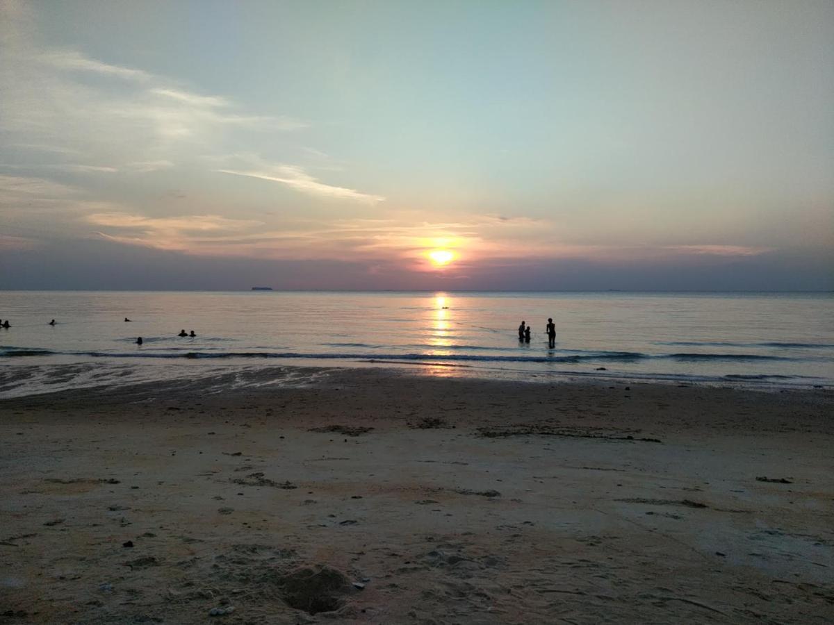 Family Beach Condo Pd At Cocobay Resort Condominium Port Dickson Ngoại thất bức ảnh